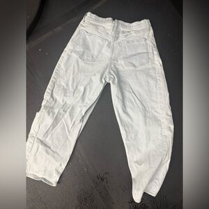 Old Navy light denim wash size 8 barrel Jean